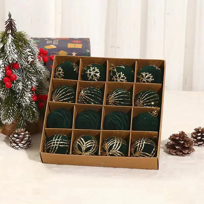 Set Globuri Premium de Crăciun cu Catifea & Accente Aurii – 6cm / 12 buc – Eleganță pentru Bradul Tău ✨
